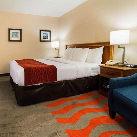 Comfort Inn & Suites Airport Syracuse Exteriör bild