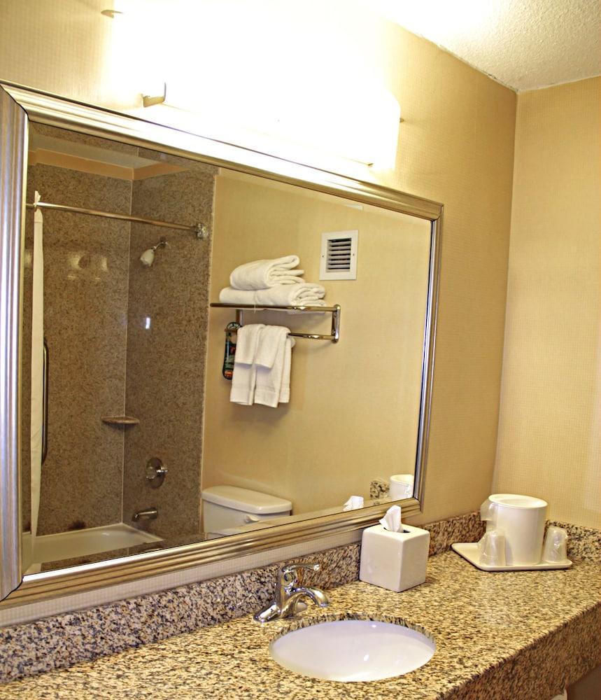 Comfort Inn & Suites Airport Syracuse Exteriör bild