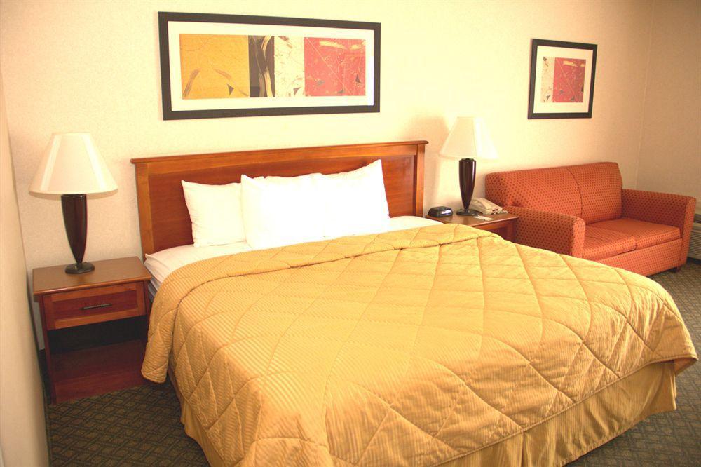 Comfort Inn & Suites Airport Syracuse Exteriör bild