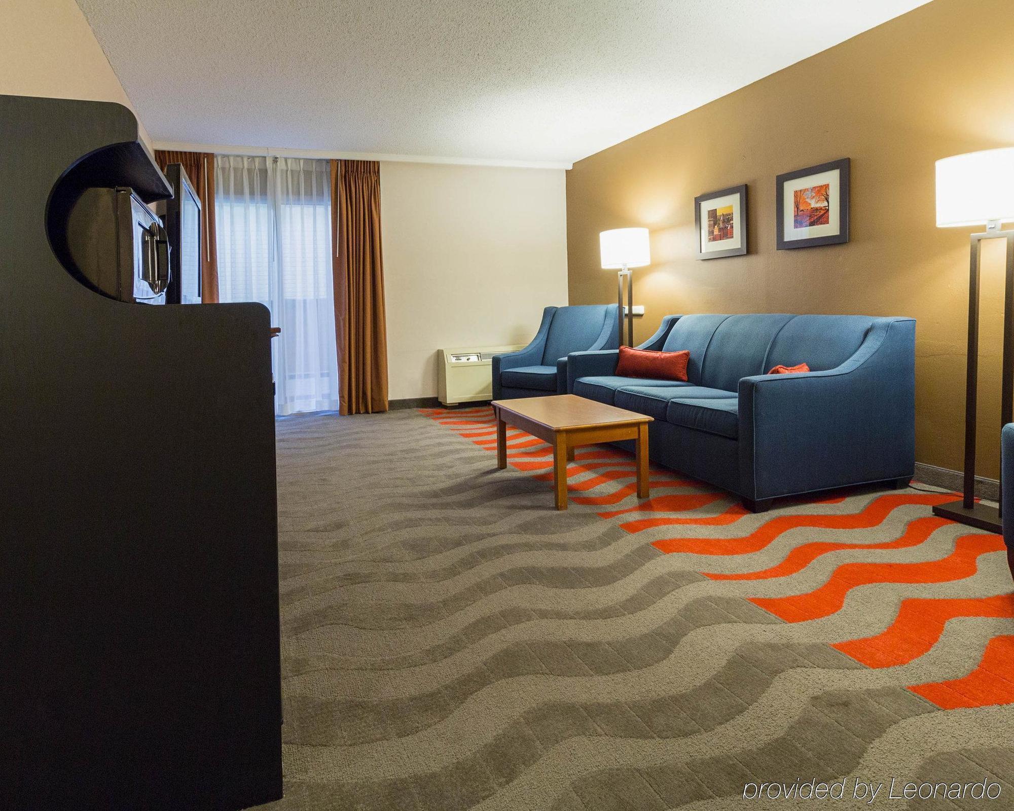 Comfort Inn & Suites Airport Syracuse Exteriör bild