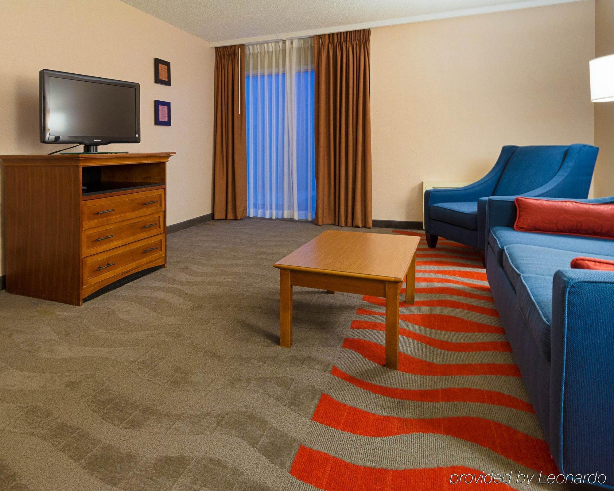Comfort Inn & Suites Airport Syracuse Exteriör bild