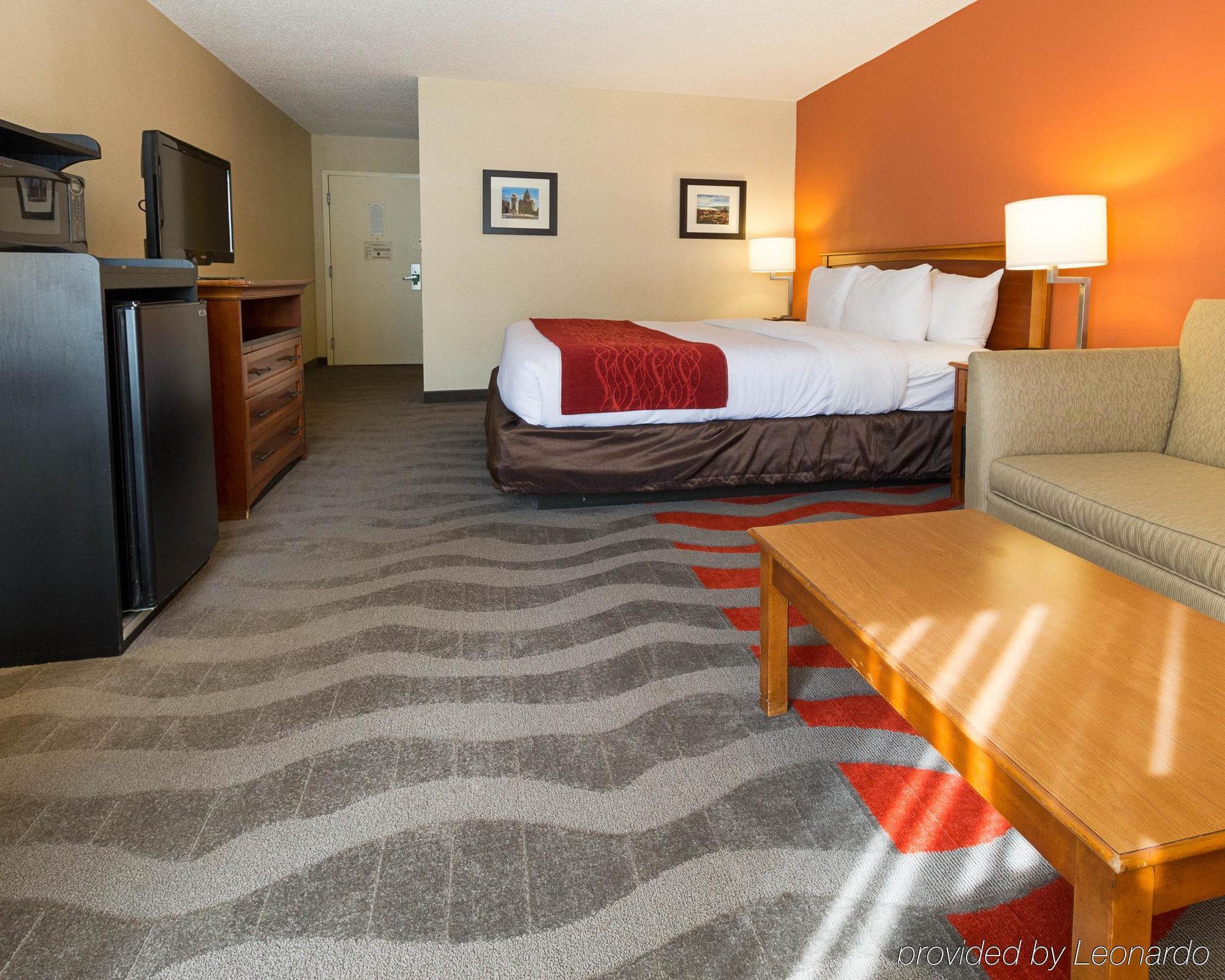 Comfort Inn & Suites Airport Syracuse Exteriör bild