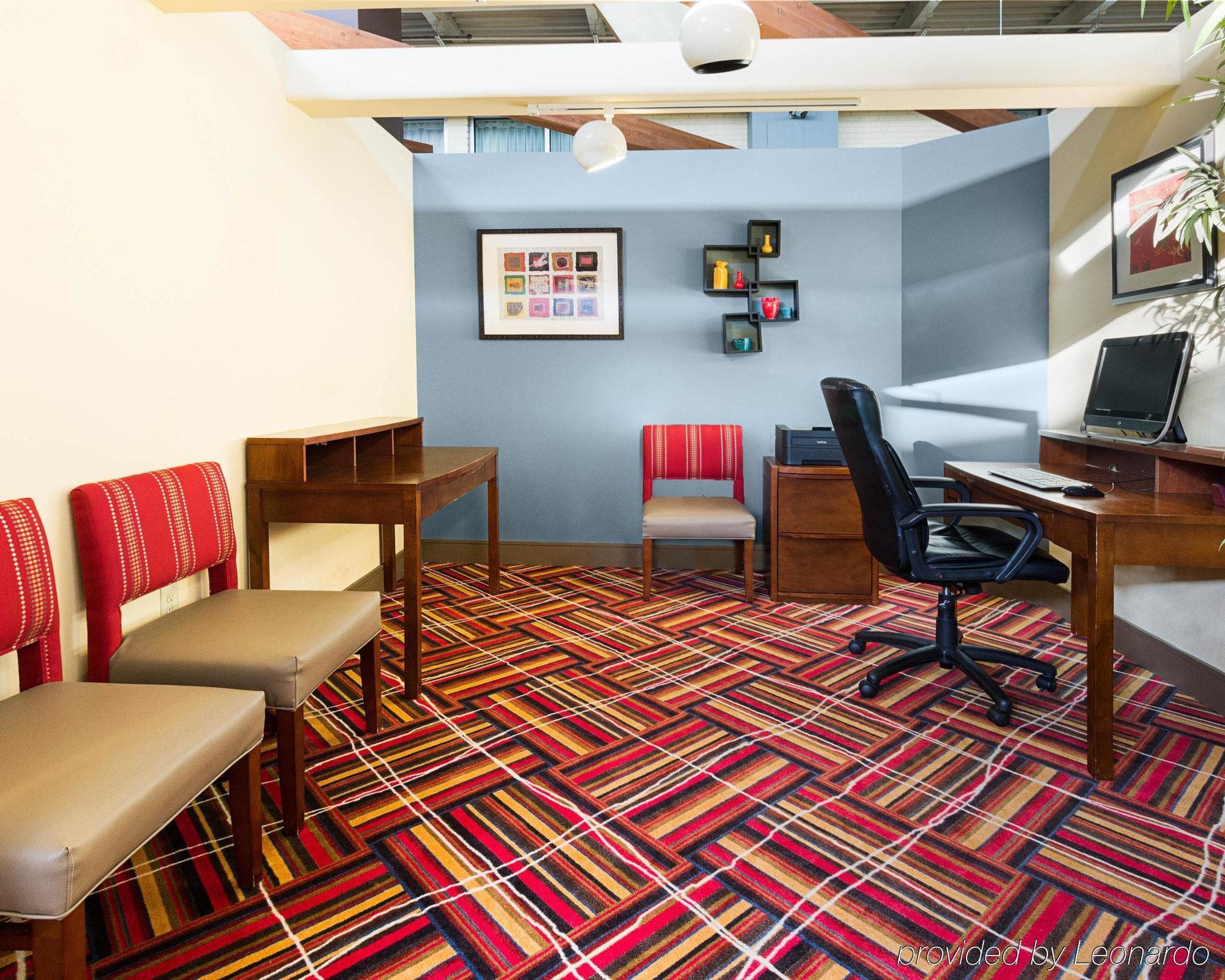 Comfort Inn & Suites Airport Syracuse Exteriör bild