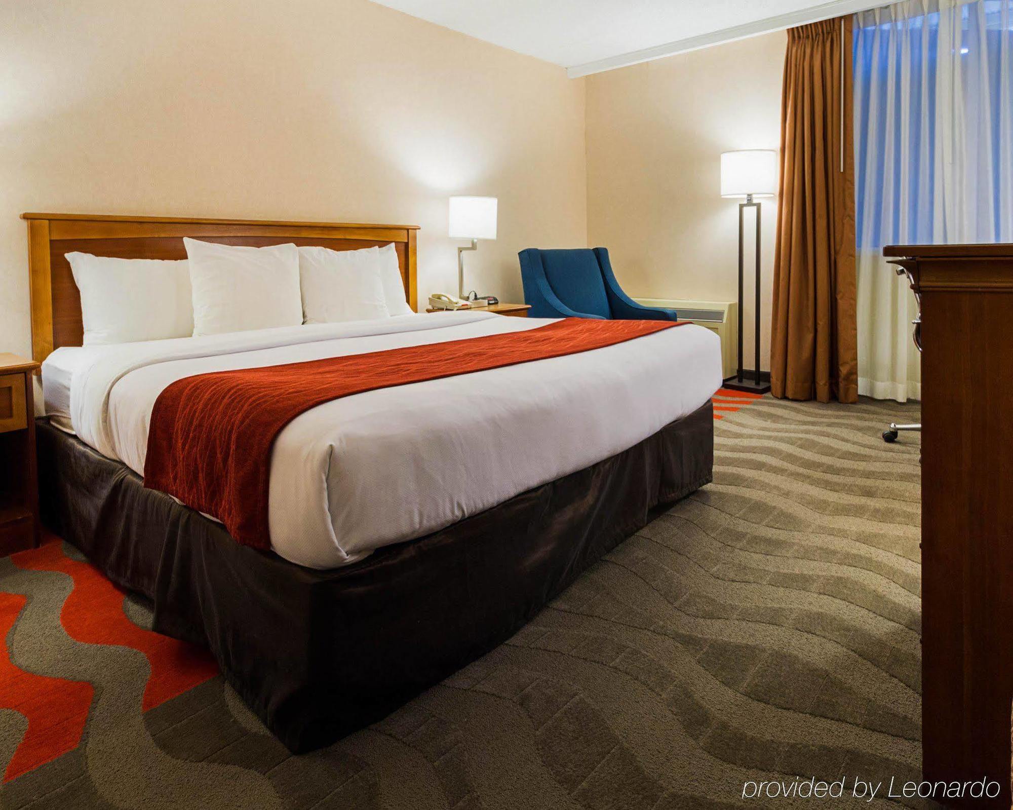 Comfort Inn & Suites Airport Syracuse Exteriör bild