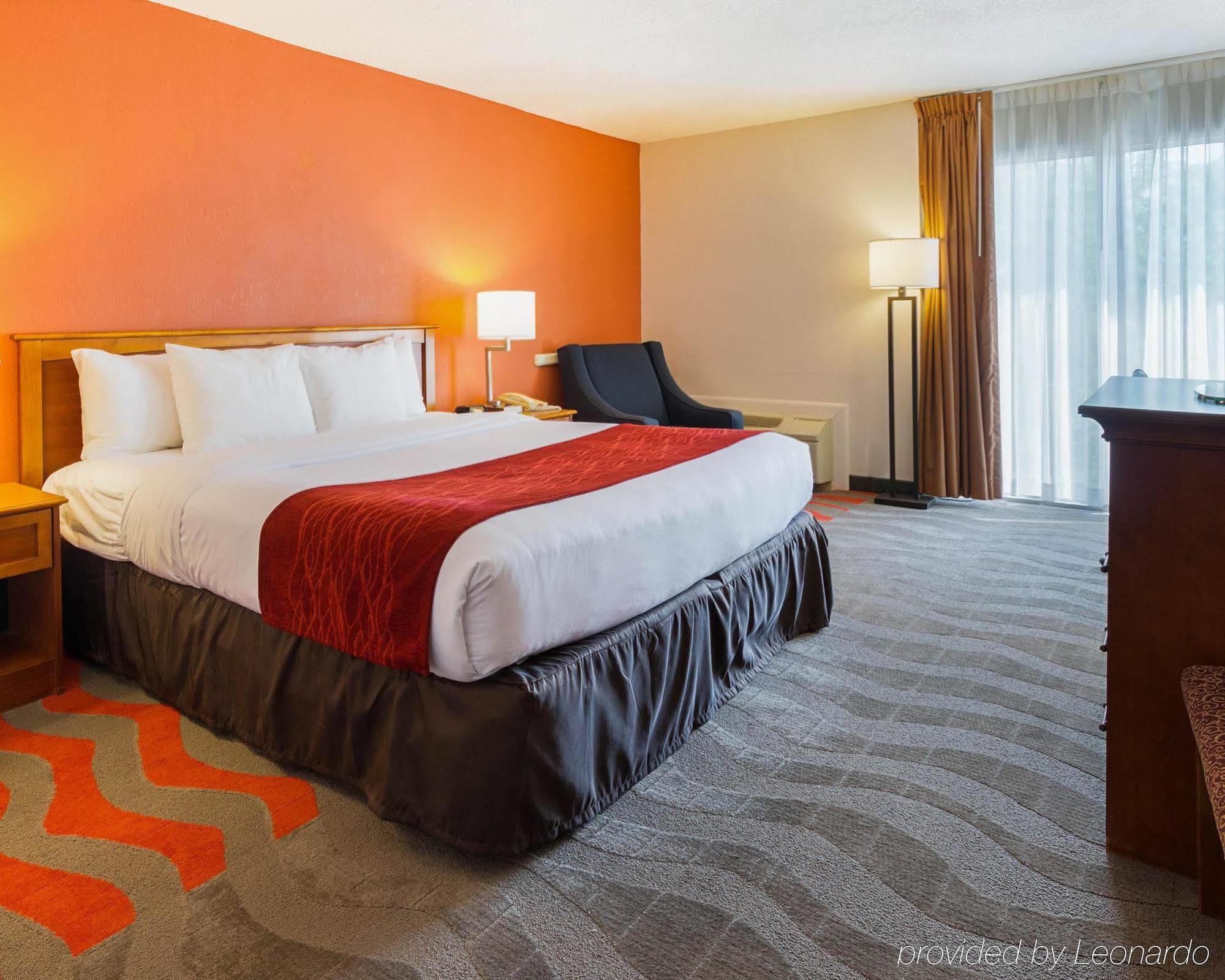 Comfort Inn & Suites Airport Syracuse Exteriör bild
