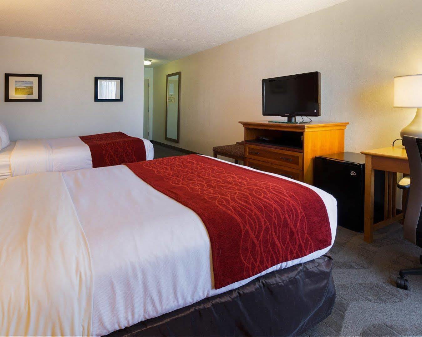 Comfort Inn & Suites Airport Syracuse Exteriör bild