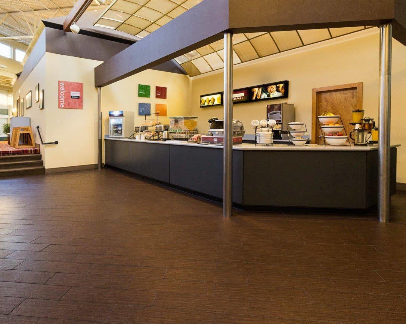 Comfort Inn & Suites Airport Syracuse Exteriör bild
